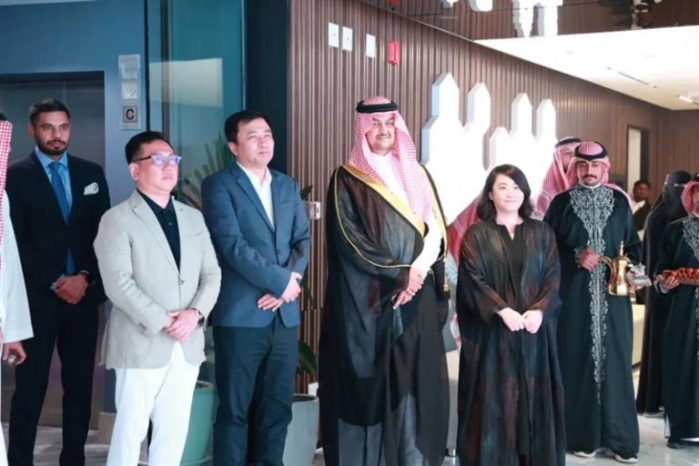 تحدي المشي يوقع شراكة استراتيجية مع صندوق EWPartners